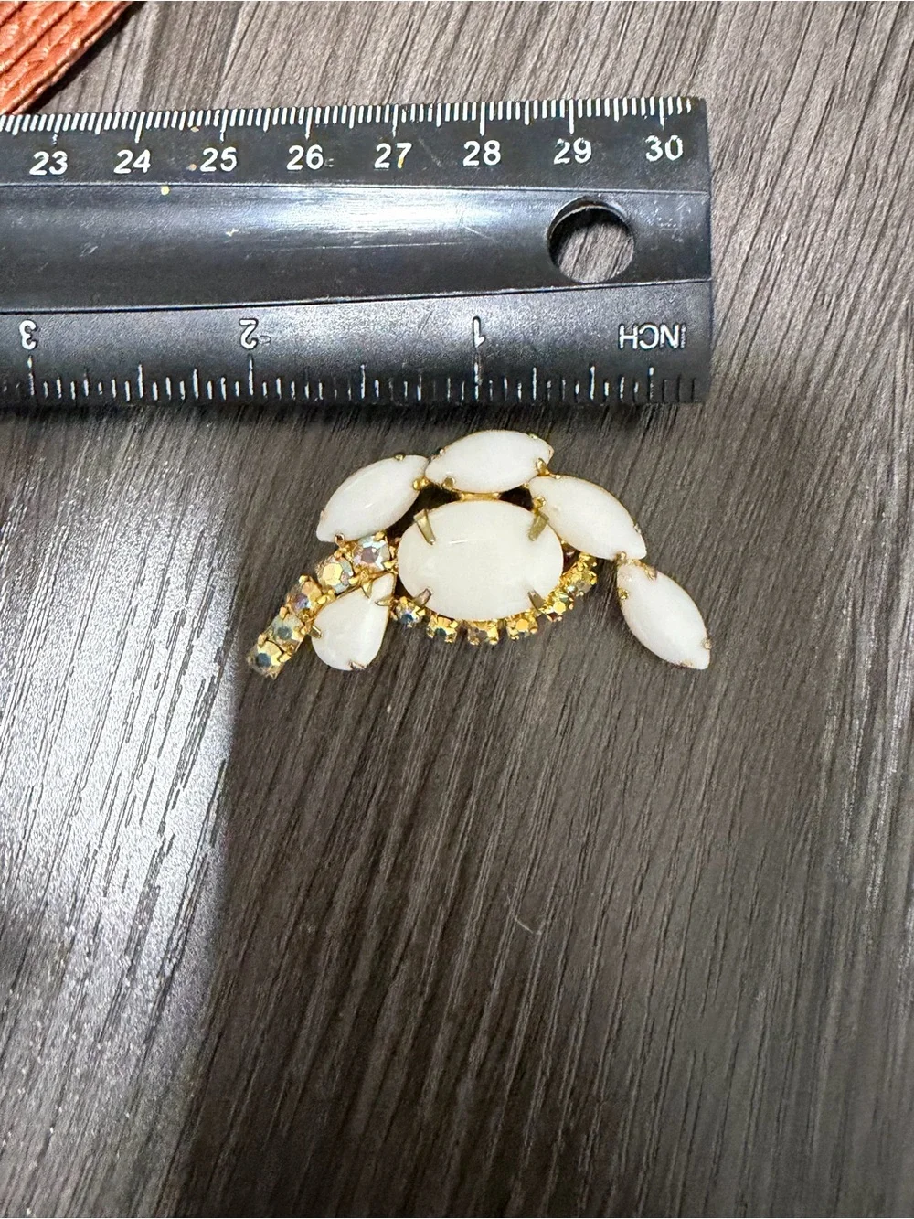 N/A elegant gold
